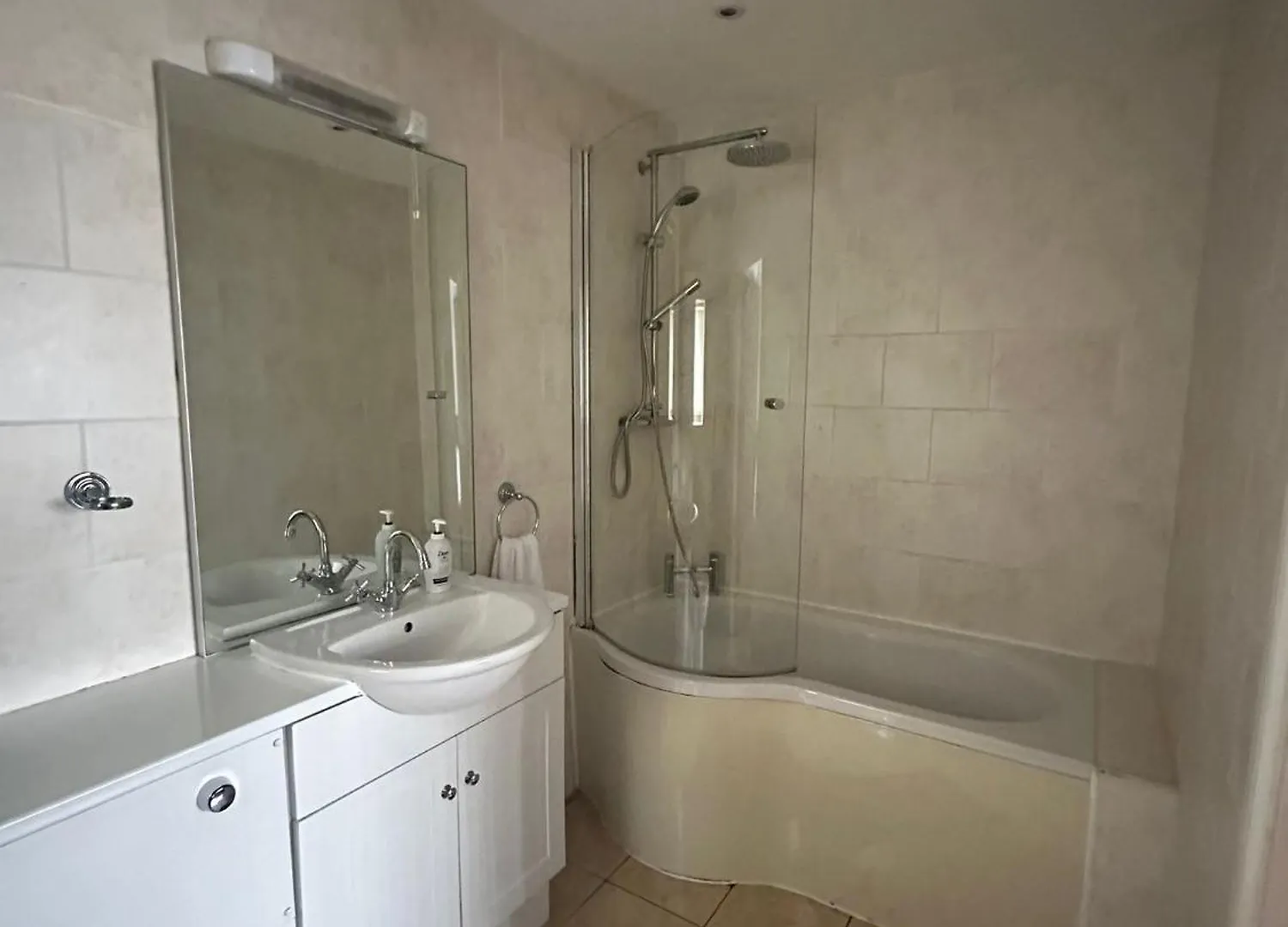 Homestay 3 Luxury En-Suite Bedrooms Cardiff United Kingdom