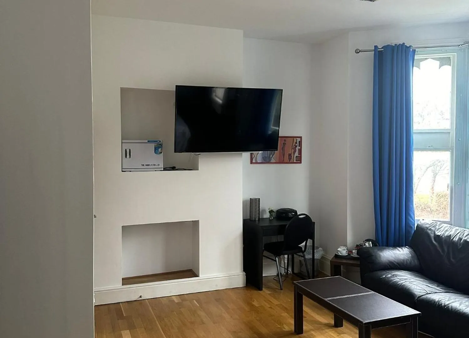 3 Luxury En-Suite Bedrooms Cardiff Homestay